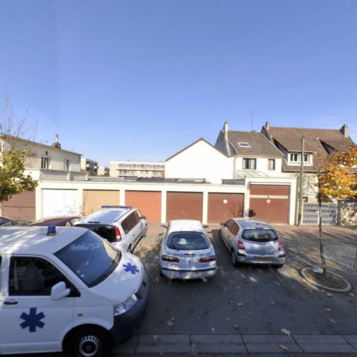 Ambulances De L'Ouest A O - Ambulance - Saint-Cyr-l'École