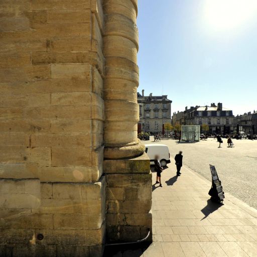 Place de la Victoire - Batiment touristique - Bordeaux